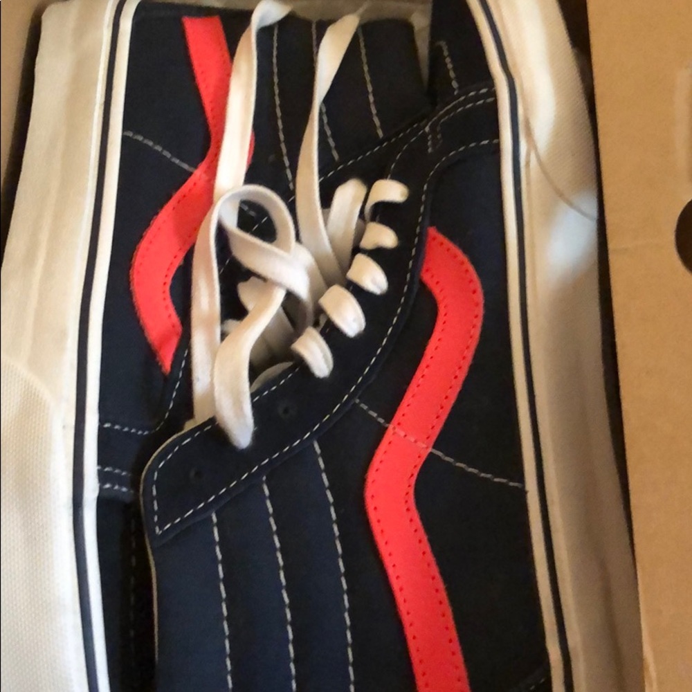 VANS SNEAKERS
